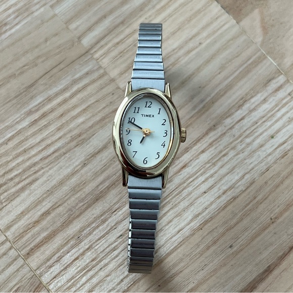 Timex Vintage Ladies Watch Gold-Tone Case Matte Stainless Bracelet White Dial main image 13